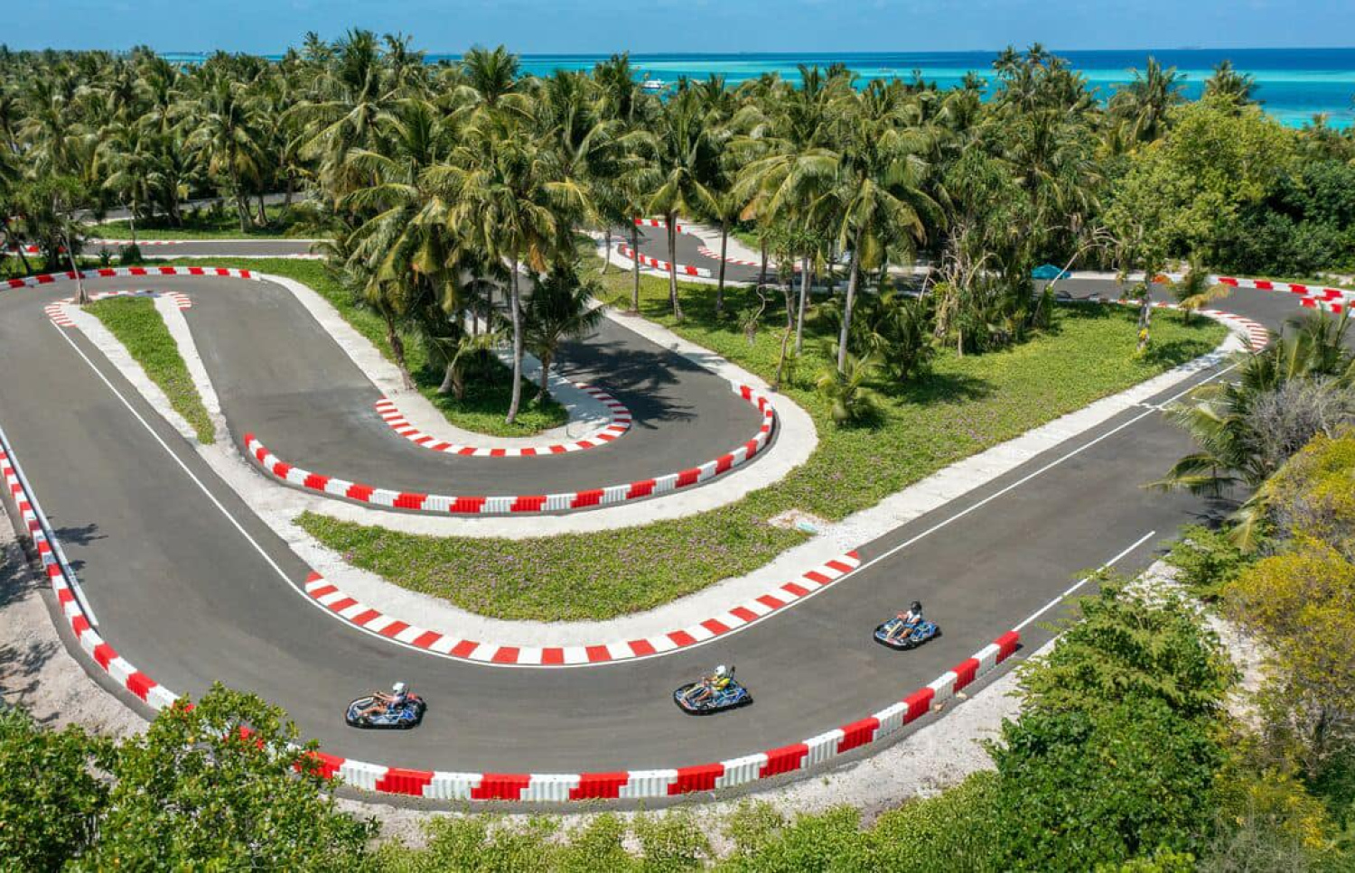 ކަނޑިންމަ ރިސޯޓުގައި ހަދާފައިވާ ކާޓް ރޭސިން ޓްރެކް. -ފޮޓޯ: މޯލްޑިވްސް އިންސައިޑާ