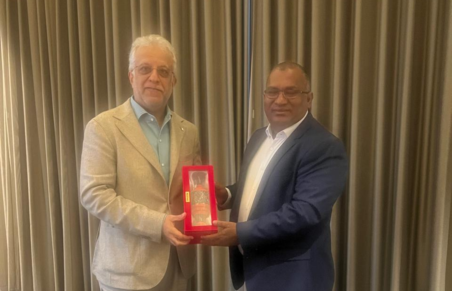 ޒުހޫރު އާއި އޭއެފްސީގެ ރައީސް ޝައިހް ސަލްމާން