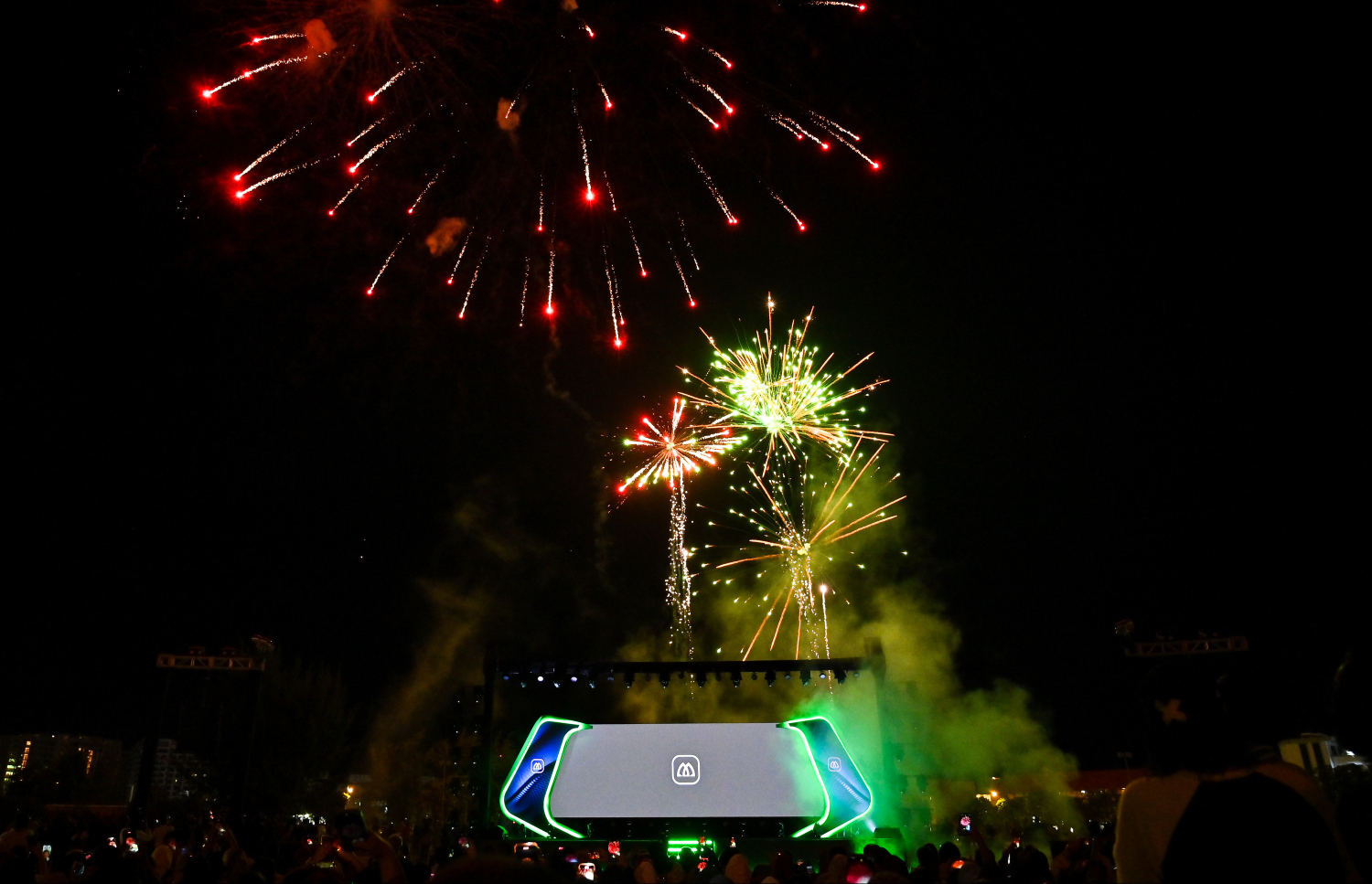 އެމްއައިބީ އިން ތަފާތު އިންގިލާބީ ޕްރޮޑަކްޓުތަކެއް ނެރުމަށް ބޭއްވި ހާއްސަ ހަރަކާތް ނިންމާލުމުގެ ގޮތުން ކުލަ ގަދަ ހަވާގެ ހަރަކާތް ކުރިއަށް ގެންދަނީ.--- ފޮޓޯ: ފަޔާޒު މޫސާ | މިހާރު