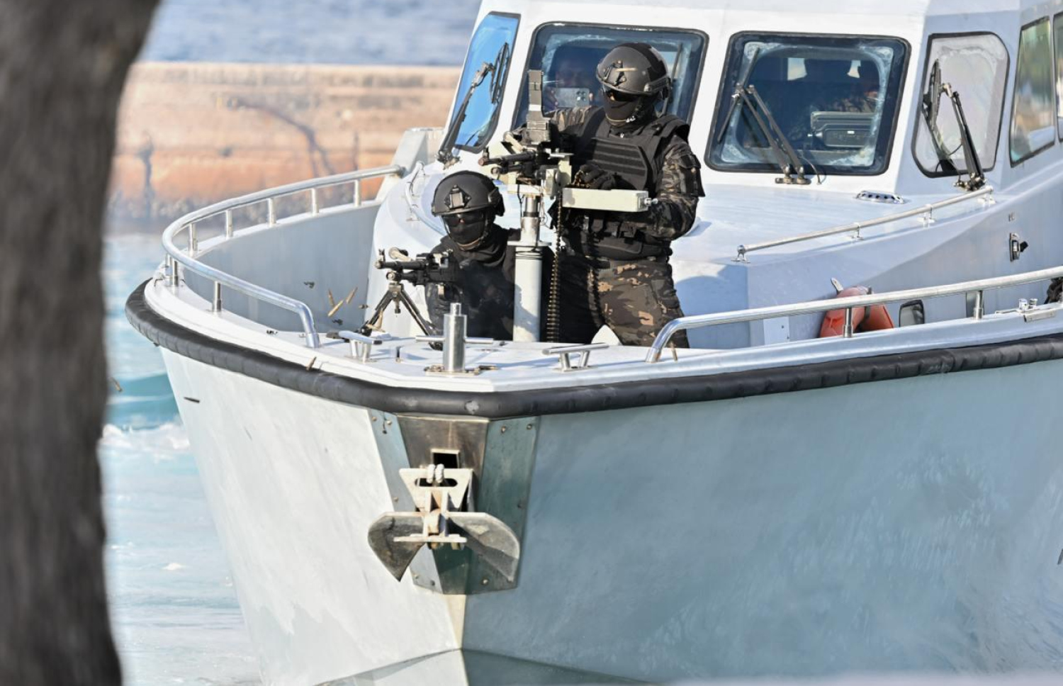 އެމްއެންޑީއެފުން މިއަދު ބޭއްވި ޑްރިލްގައި، އޮޕަރޭޝަނެއް ހިންގާ ގޮތް ދައްކާލަނީ.-- ފޮޓޯ: އެމްއެންޑީއެފް