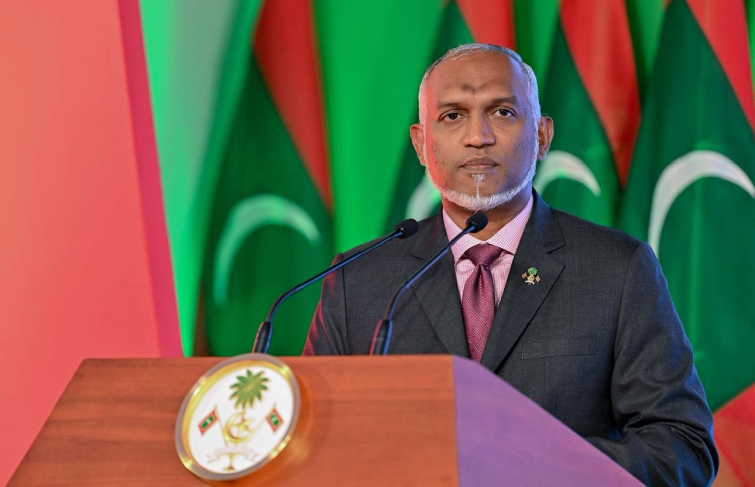 ނަސްރުގެ ދުވަސް ފާހަގަކުރަން މިރޭ ބޭއްވި ޖަލްސާގައި ރައީސް ޑރ. މުއިއްޒު ވާހަކަފުޅުދައްކަވަނީ.-- ފޮޓޯ: ރައީސް އޮފީސް