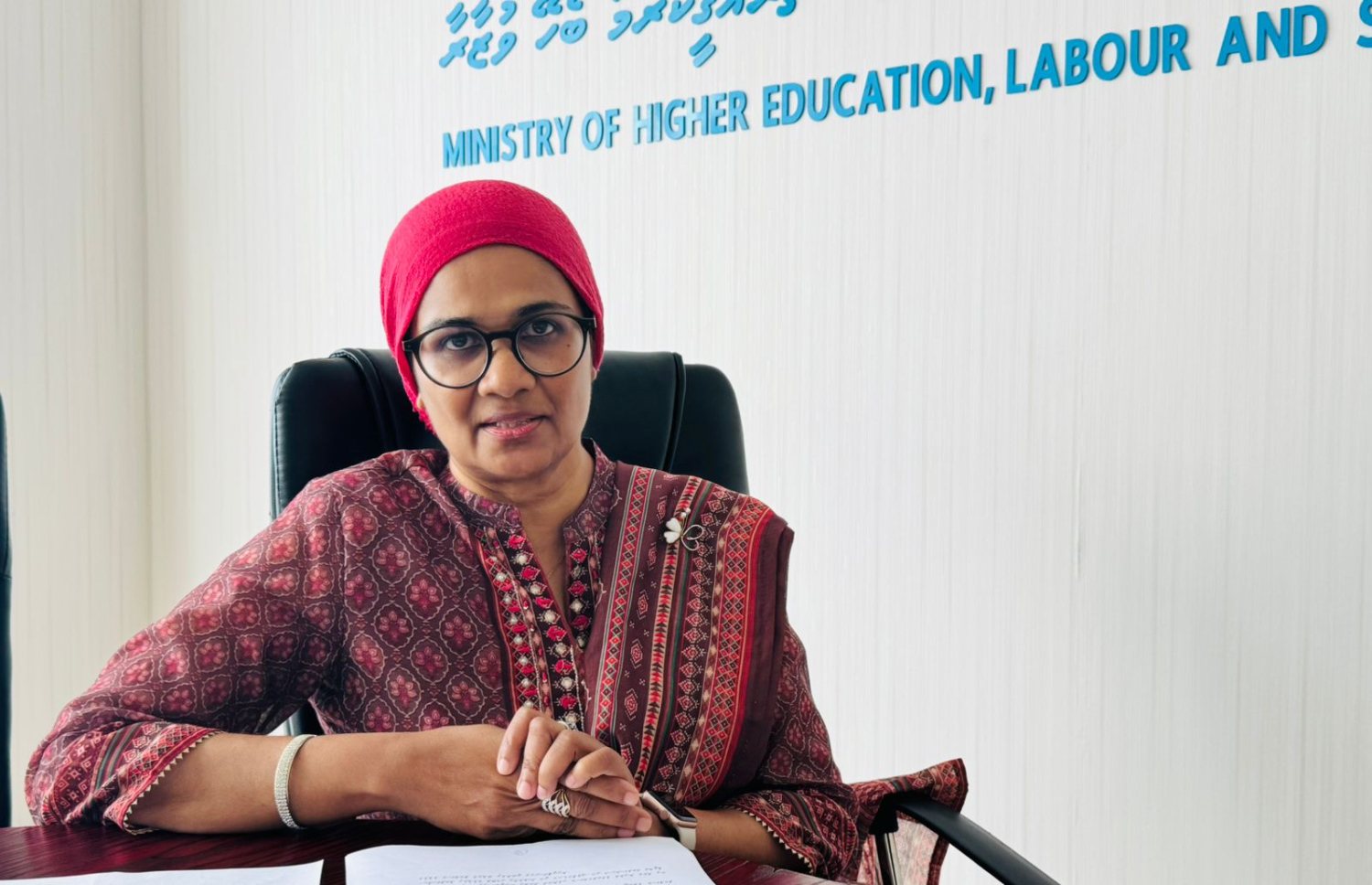 ހަޔާ އެޑިޔުކޭޝަން މިނިސްޓަރު ޑރ. މަރިޔަމް މާރިޔާ "މިހާރު" އަށް އިންޓަވިއު ދެއްވަނީ.-- ފޮޓޯ: މިހާރު