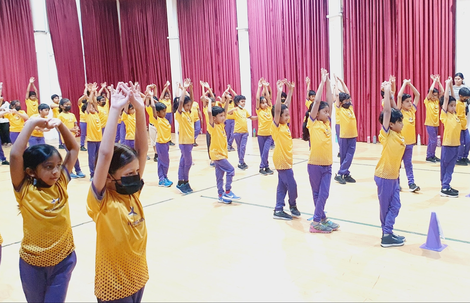 ބިލަބޮންގް ހައި އިންޓަނޭޝަނަލް ސްކޫލުގެ ދަރިވަރުންތަކެއް.