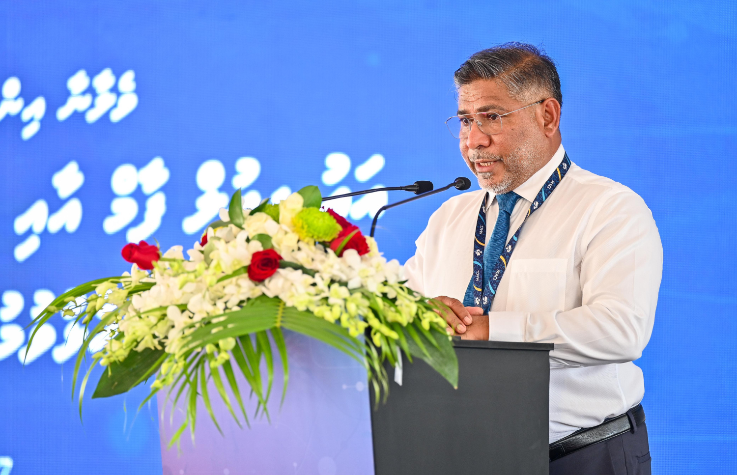 އެމްއޭސީއެލްގެ މެނޭޖިން ޑިރެކްޓަރު ޝަރީފު ވާހަކަދައްކަވަނީ -- ފޮޓޯ: ފަޔާޒް މޫސާ