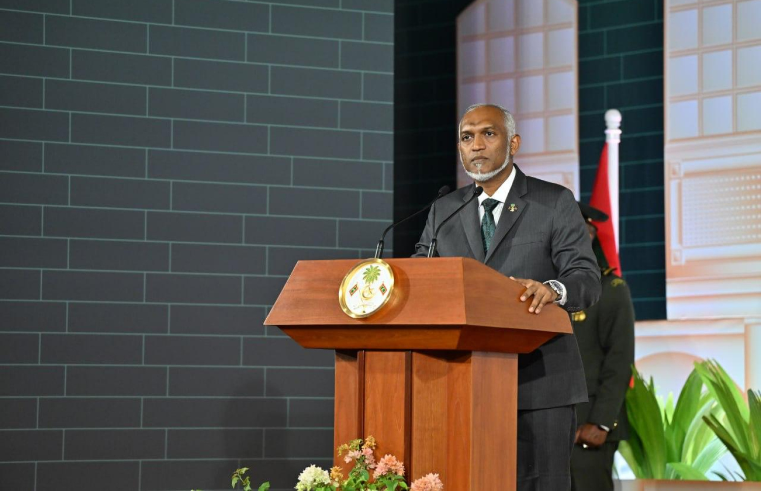 މި އަހަރުގެ ޖުމްހޫރީ ދުވަހުގެ ރަސްމީ ޖަލްސާގައި ރައީސް މުއިއްޒު ވާހަކަފުޅު ދައްކަވަނީ.