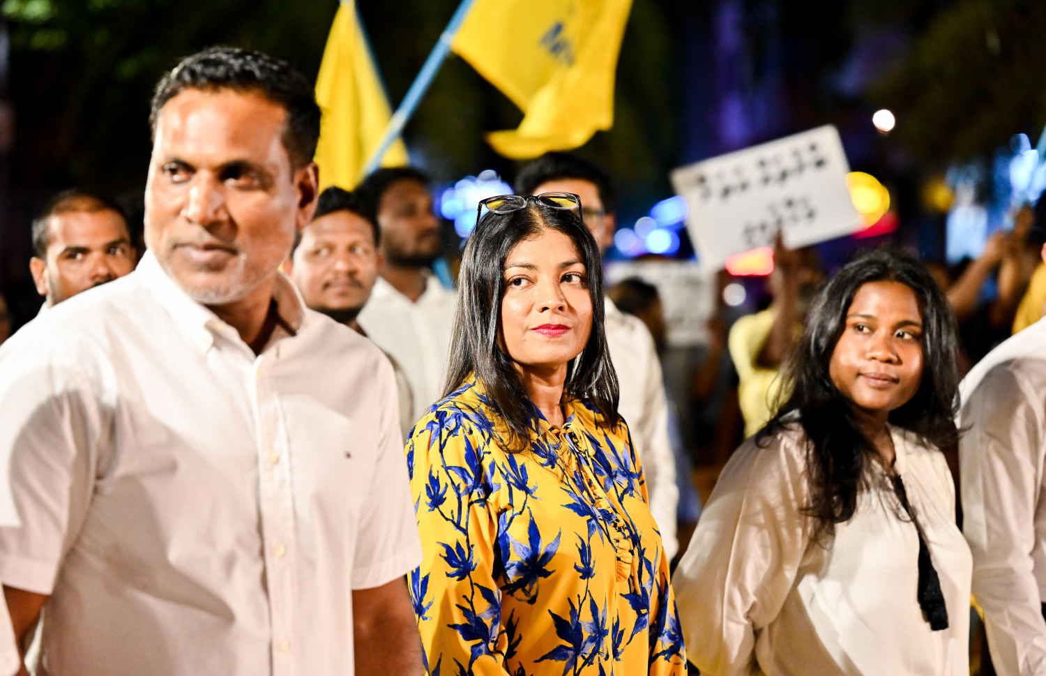 "ފުދިއްޖެ. ފުނޑިއްޖެ" ނަމުގައި އިދިކޮޅު އެމްޑީޕީން ރޭ އާޓިފިޝަލް ބީޗްގައި ބޭއްވި ޖަލްސާގައި ކުރީގެ މަޖިލިސް މެމްބަރުން ރޮޒެއިނާ އާދަމް ބައިވެރިވަނީ .-- ފޮޓޯ: ނިޝާން އަލީ | މިހާރު