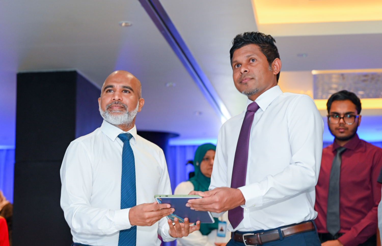 ނައިބް ރައީސް ހުސައިން މުހައްމަދު ލަތީފާއި އެޑިޔުކޭޝަން މިނިސްޓަރު ޑރ، އިސްމާއިލް ޝަފީއު "ތައިބަ" އިފްތިހު ކޮށްދެއްވަނީ.-- ފޮޓޯ: ނިޝާން އަލީ / މިހާރު