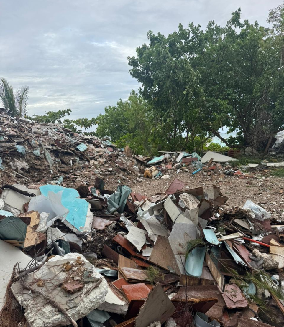 ރޮބިންސަން ރިސޯޓުން ނިލަންދުއަށް ގެންދިޔަ ގާކުނޑިތަކެއް