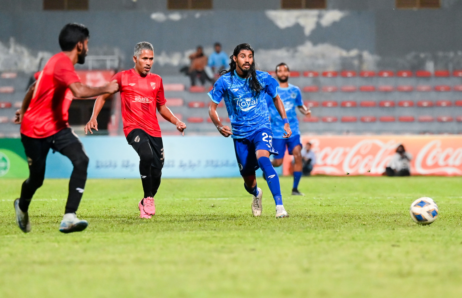 ގޯލްޑް ކަޕްގައި ކުޑަހުވަދޫ އާއި ފުވައްމުލައް ބައްދަލުކުރި މެޗު: ރޭ ކުޅުނު މެޗު މެޗު 3-1 އިން ފުވައްމުލައް ވަނީ ކާމިޔާބުކޮށްފައި.-- ފޮޓޯ: ނިޝާން އަލީ | މިހާރު