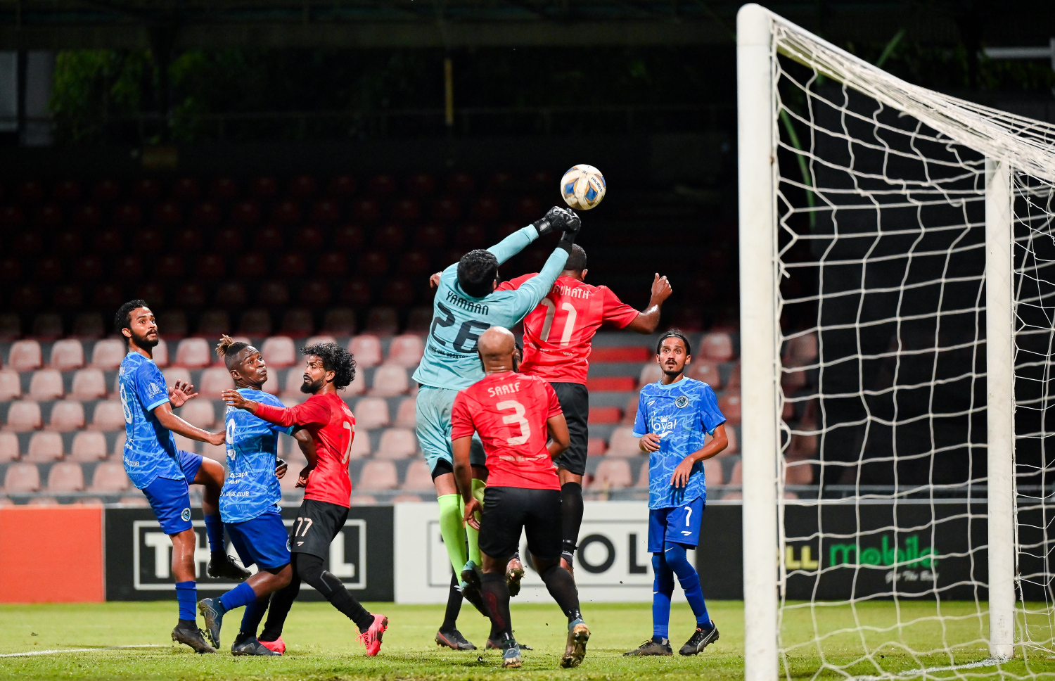 ގޯލްޑް ކަޕްގައި ކުޑަހުވަދޫ އާއި ފުވައްމުލައް ބައްދަލުކުރި މެޗު: ރޭ ކުޅުނު މެޗު މެޗު 3-1 އިން ފުވައްމުލައް ވަނީ ކާމިޔާބުކޮށްފައި.-- ފޮޓޯ: ނިޝާން އަލީ | މިހާރު