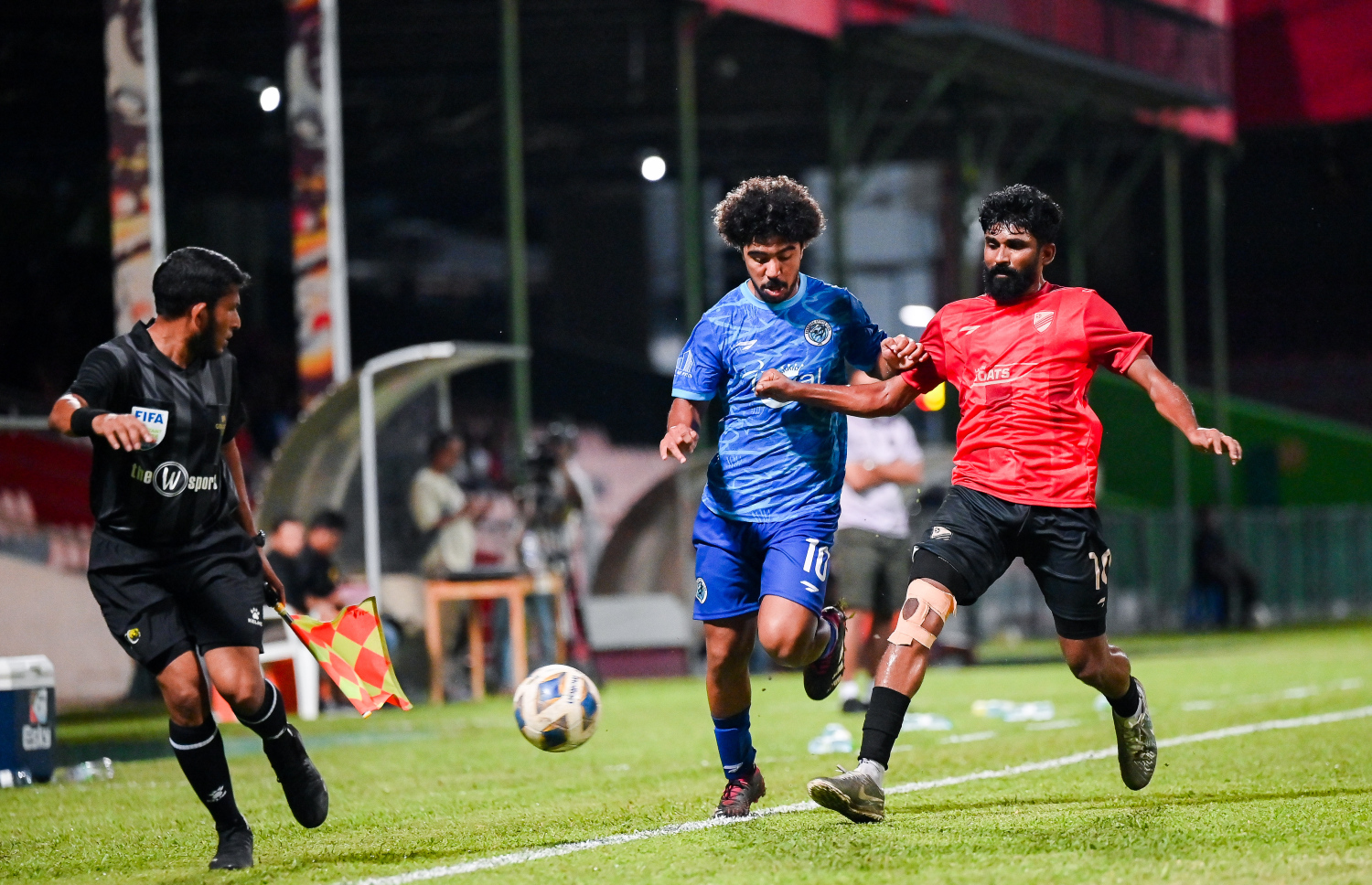 ގޯލްޑް ކަޕްގައި ކުޑަހުވަދޫ އާއި ފުވައްމުލައް ބައްދަލުކުރި މެޗު: ރޭ ކުޅުނު މެޗު މެޗު 3-1 އިން ފުވައްމުލައް ވަނީ ކާމިޔާބުކޮށްފައި.-- ފޮޓޯ: ނިޝާން އަލީ | މިހާރު