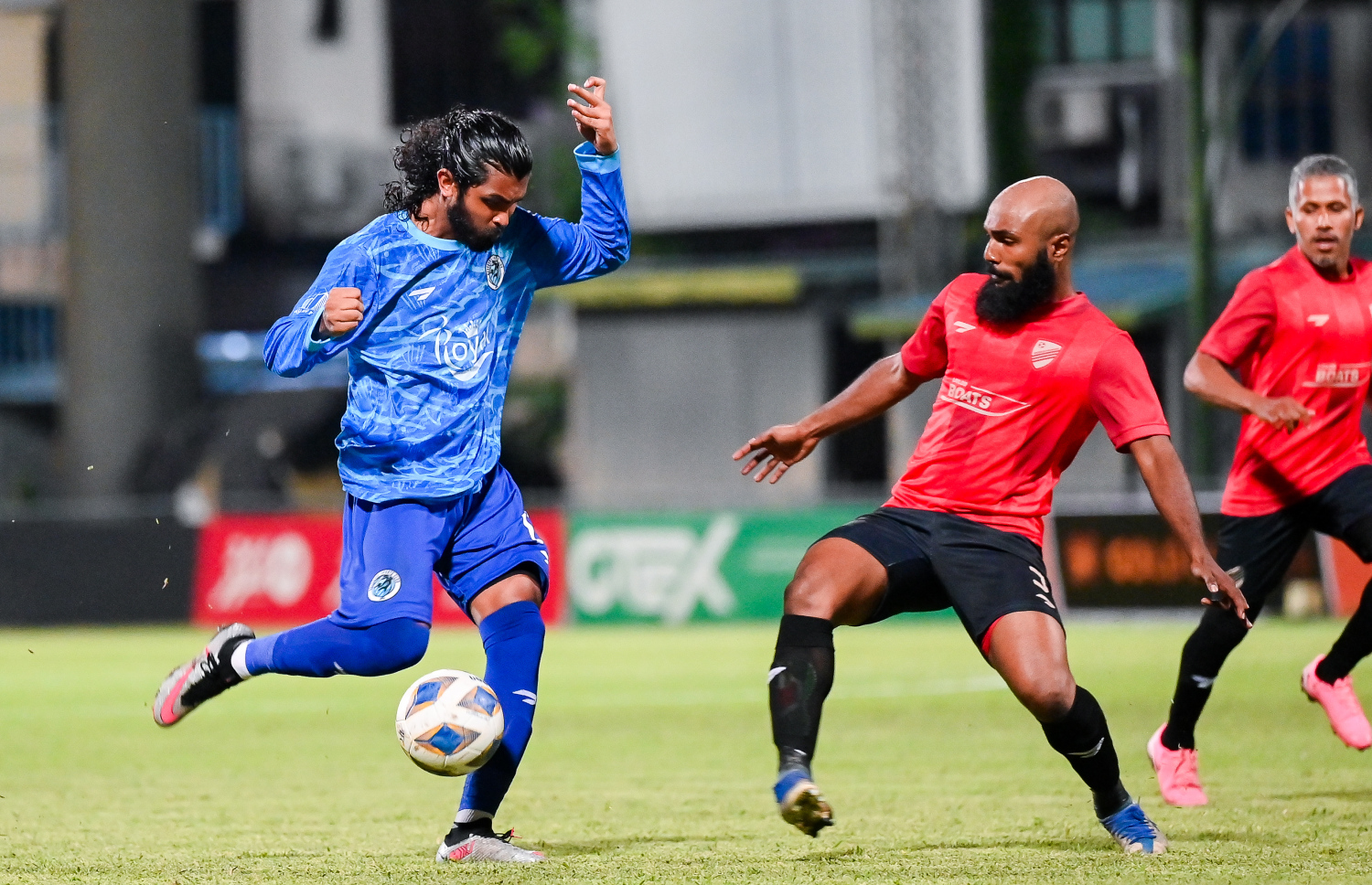 ގޯލްޑް ކަޕްގައި ކުޑަހުވަދޫ އާއި ފުވައްމުލައް ބައްދަލުކުރި މެޗު: ރޭ ކުޅުނު މެޗު މެޗު 3-1 އިން ފުވައްމުލައް ވަނީ ކާމިޔާބުކޮށްފައި.-- ފޮޓޯ: ނިޝާން އަލީ | މިހާރު