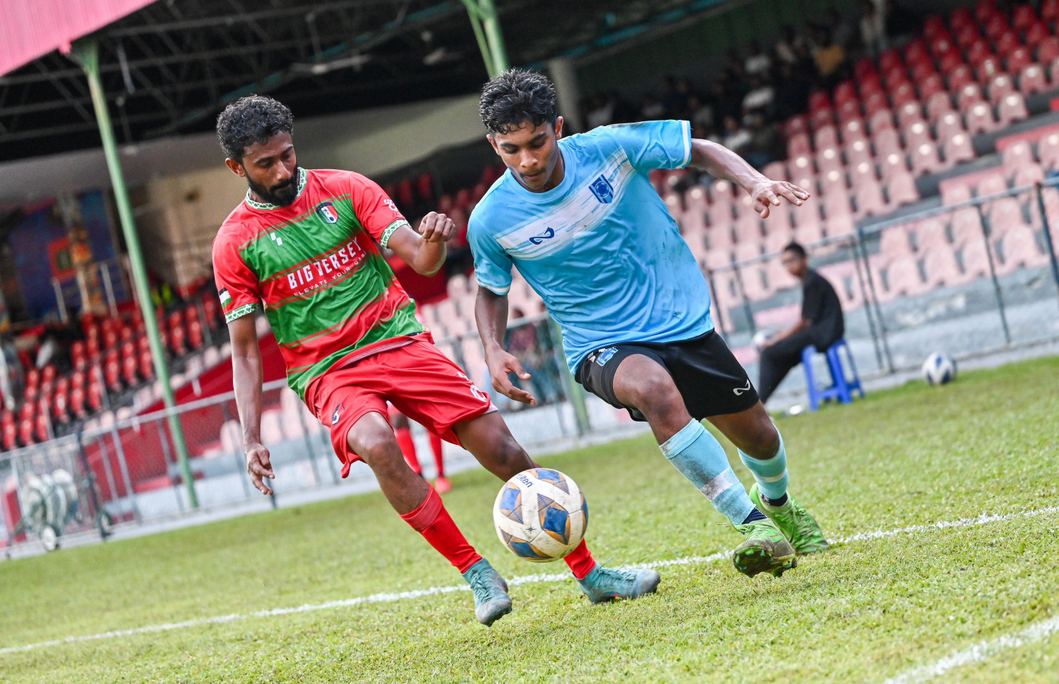 މީދުއާއި ފަރެސްމާތޮޑާ މިއަދު ކުޅުނު މެޗު --- ފޮޓޯ: ފަޔާޒު މޫސާ | މިހާރު