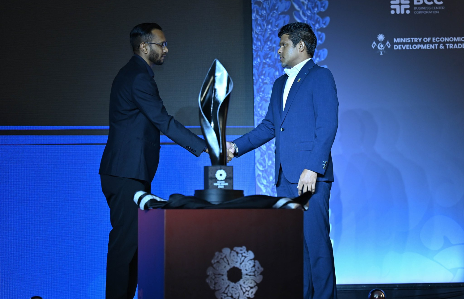 މޯލްޑިވްސް އެމްއެސްއެމްއީ އެވޯޑު އިފްތިތާހުކޮށްދެއްވަނީ -- ފޮޓޯ: ރައީސް އޮފީސް