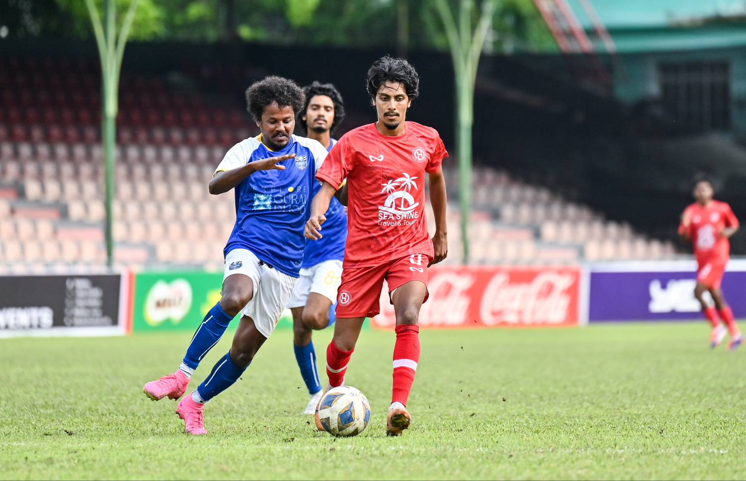 ގޯލްޑް ކަޕްގައި ހުރާ އާއި ގުރައިދޫ ބައްދަލުކުރި މެޗު: މި މެޗު 3-1 އިން ގުރައިދޫ ވަނީ ކާމިޔާބުކޮށްފައި.-- ފޮޓޯ: ފަޔާޒު މޫސާ | މިހާރު