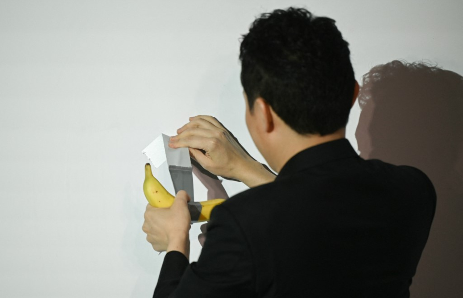 ކްރިޕްޓޯ ވިޔަފާރިވެރިޔާ ޖަސްޓިން ސަން 6.2 މިލިއަން ޑޮލަރަށް ގަތް ކެޔޮވައް ކާލަން ފާރުން ނައްޓާލަނީ. -- ފޮޓޯ: އޭއެފްޕީ