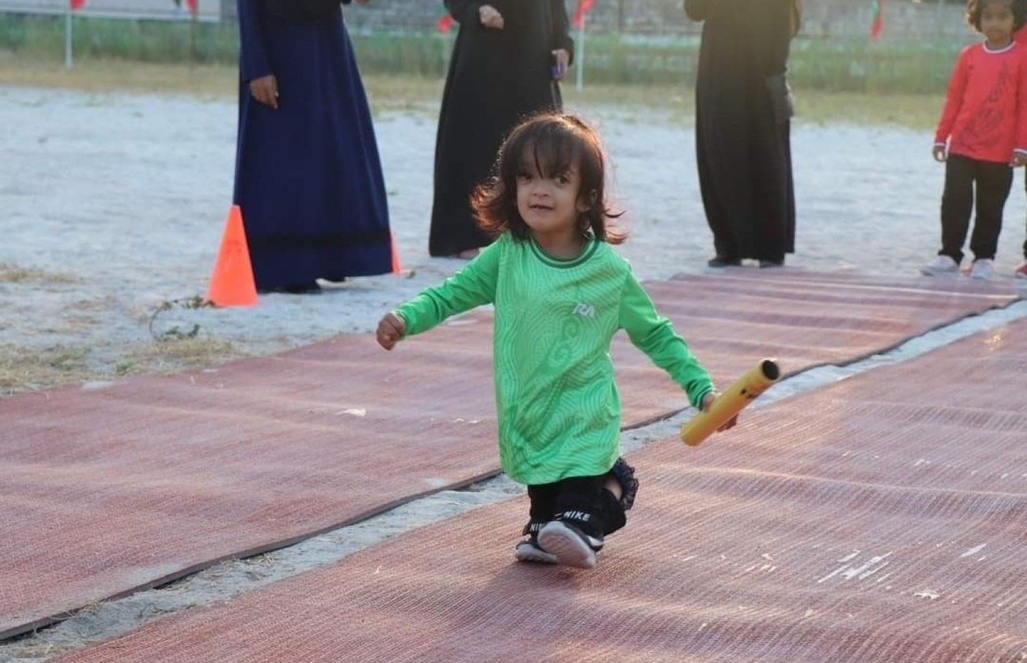 ނުސައިބާ ސްކޫލުގެ ކުޅިވަރު ހަރަކާތެއްގައި ބައިވެރިވަނީ.