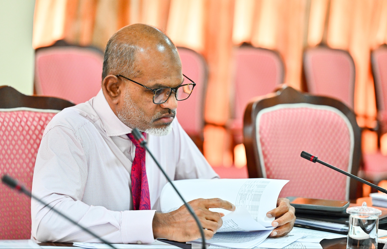 ސަބް ކޮމިޓީގެ މުގައްރިރު ނާޒިމް -- ފޮޓޯ: ނިޝާން އަލީ / މިހާރު