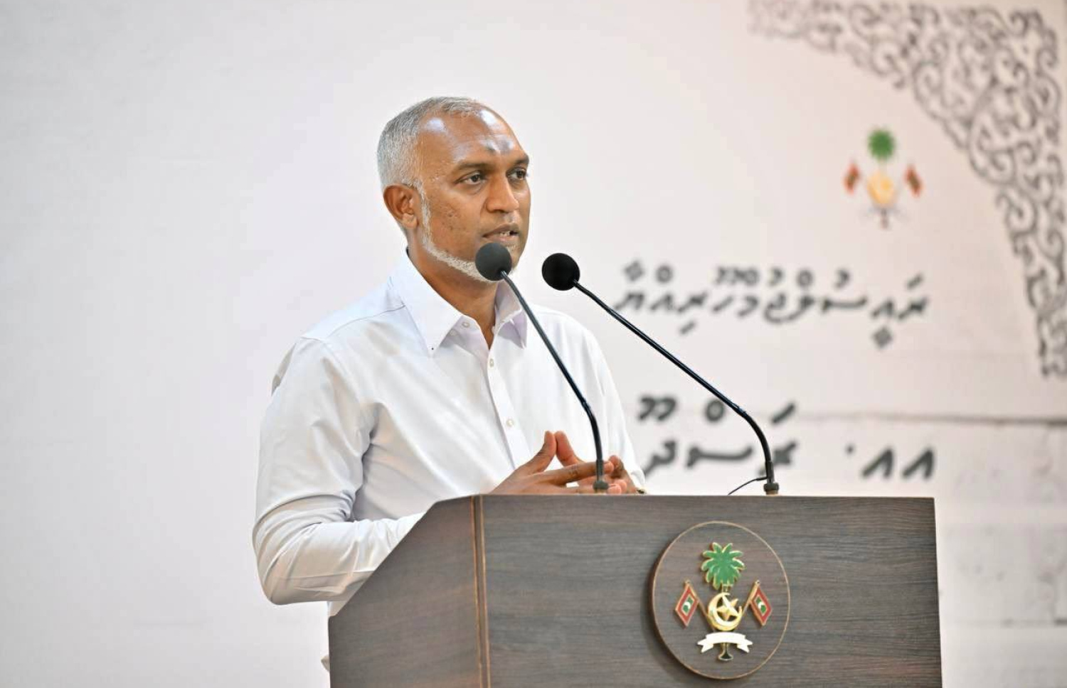 އއ. ރަސްދޫ ރައްޔިތުންނާ ބައްދަލުކުތައްވާ ރައީސް ޑރ. މުހައްމަދު މުއިއްޒު ވާހަކަފުޅު ދައްކަވަނީ.