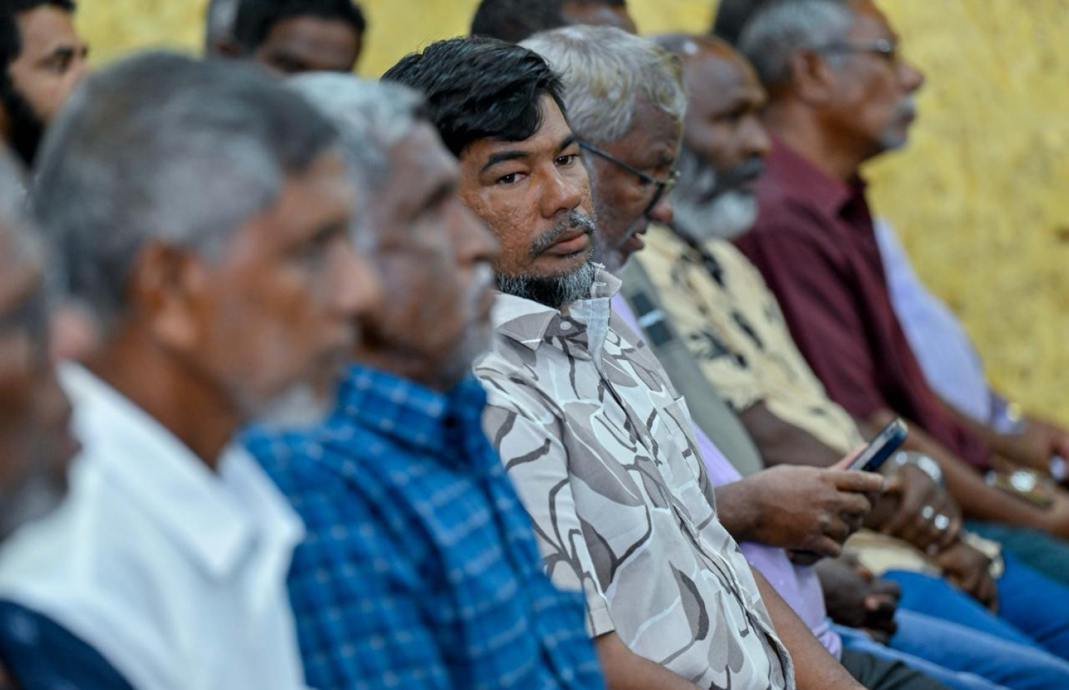 މަތިވެރީގެ ރައްޔިތުންނާ އެކު ރޭ ބެއްވި ބައްދަލުވުމުގައި ބައިވެރިވި އެ ރަށު ރައްޔިތުން.-- ފޮޓޯ: ރައީސް އޮފީސް