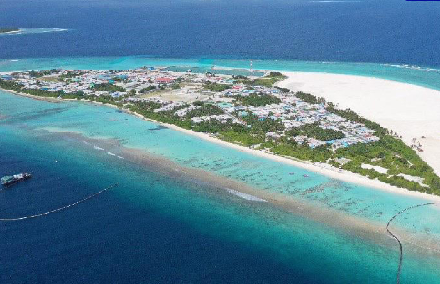 ރ. ދުވާފަރު: ކަނދޮޅުދޫ ރައްޔިތުން މި ރަށަށް 2008 ވަނަ އަހަރު ބަދަލުކޮށް ދިރިއުޅެމުން އަންނައިރު އަދިވެސް އެންމެންގެ ރަޖިސްޓްރީ ހަމަނުޖެހޭ.