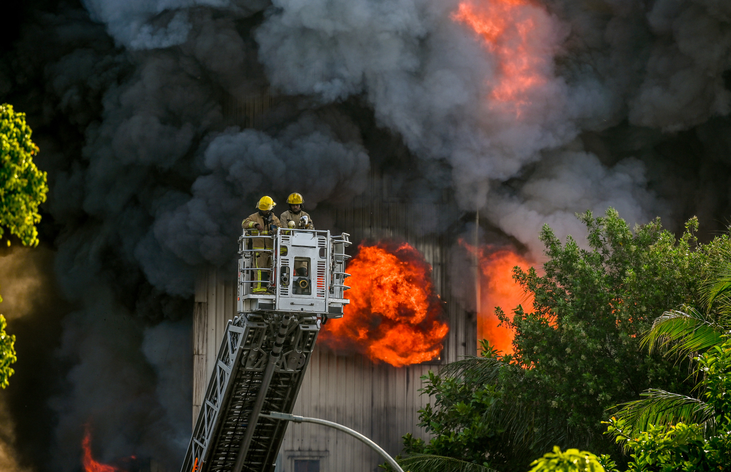 މިދިޔަ ބުރާސްފަތި ދުވަހު ހިނގި އަލިފާނުގެ ހާދިސާ-- ފޮޓޮ: މިހާރު