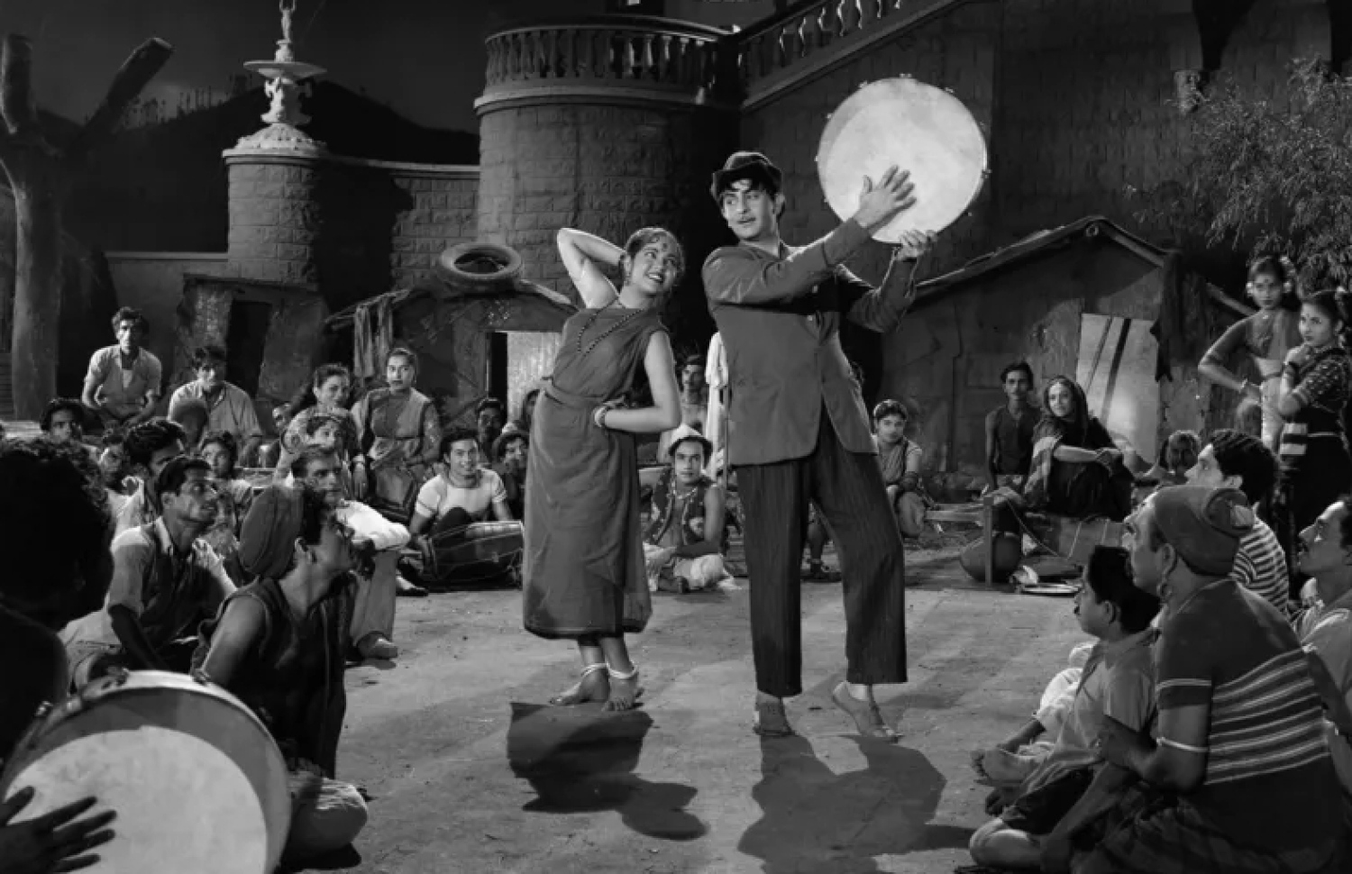 ފިލްމު "ޝްރީ"ގެ މަންޒަރެއްގައި ރާޖް ކަޕޫރް.