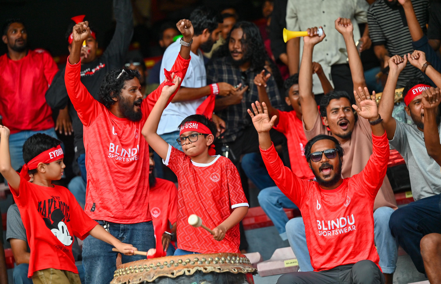 އޭދަފުށީގެ ސަޕޯޓަރުން