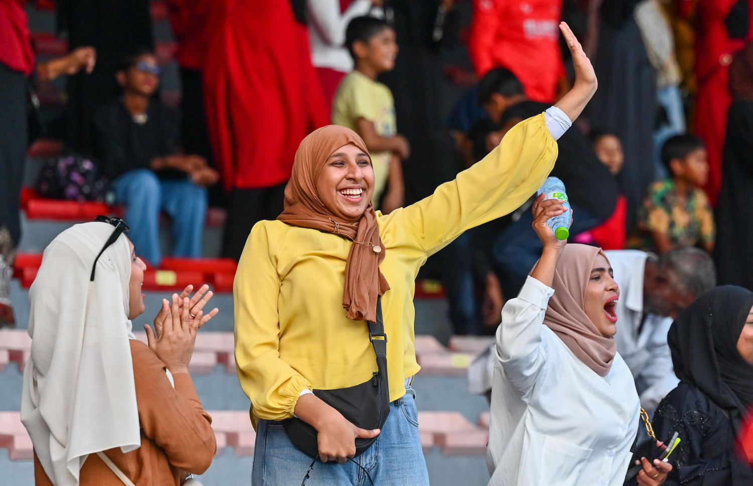 އޭދަފުށީގެ ސަޕޯޓަރުން