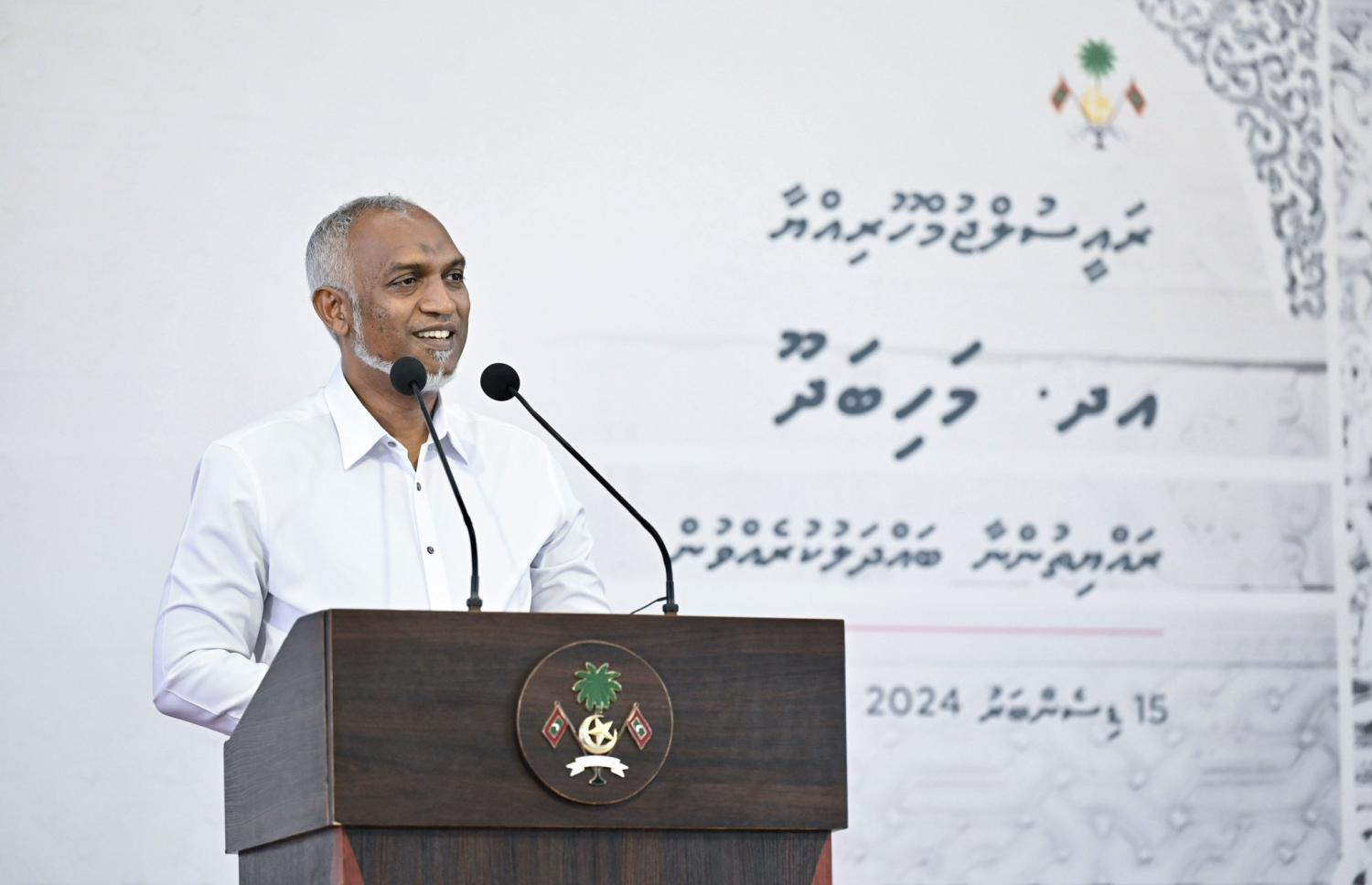 ރައީސް މުއިއްޒު މަހިބަދޫ ރައްޔިތުންނާ މިއަދު ބައްދަލުކުރައްވައި ވާހަކަފުޅު ދައްކަވަނީ.---ފޮޓޯ: ރައީސް އޮފީސް