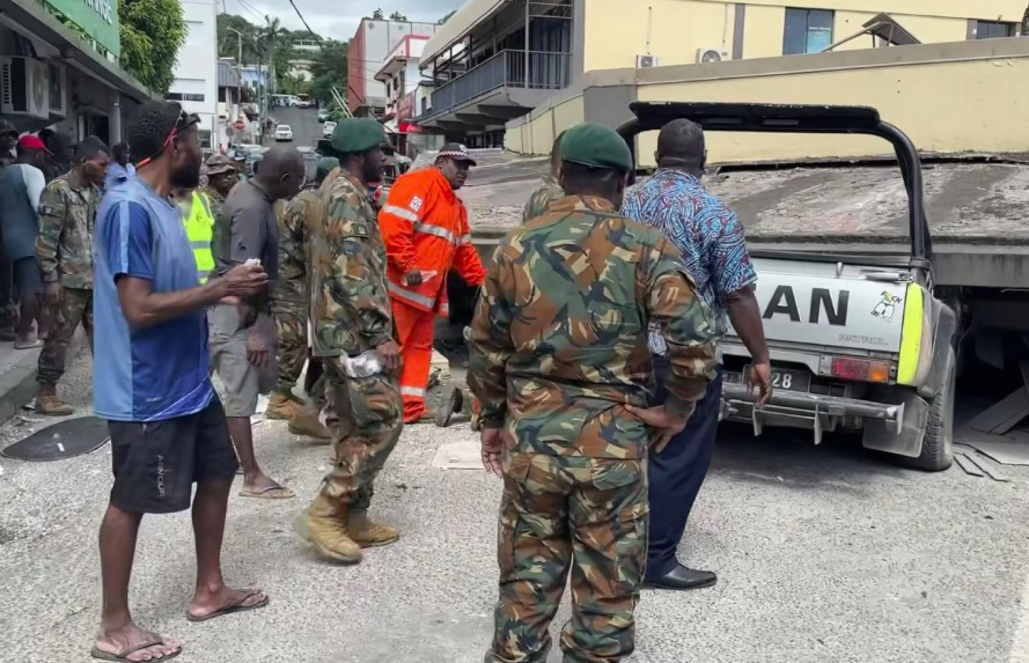 ވަނުއަޓޫއަށް އައި ބިންހެލުމުގައި އިމާރާތްތައް ވެއްޓިފައި. -- ފޮޓޯ: އޭއެފްޕީ