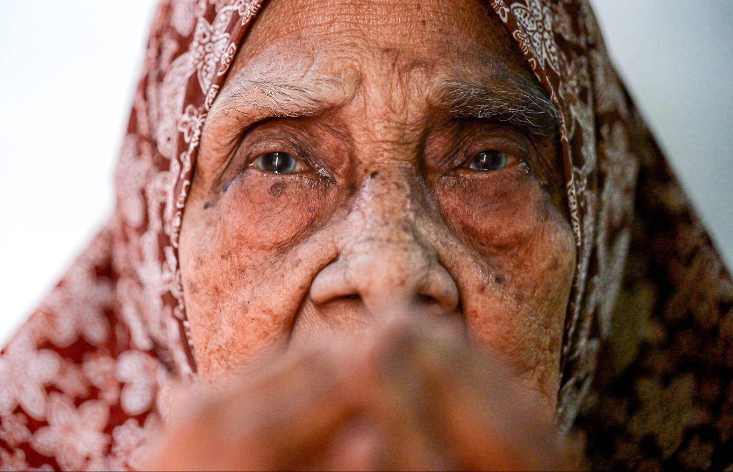 "އެެންމެ މީރުވެގެން ކައި އުޅުނު އެއްޗެހި މިހާރު ނުކެވޭ ދޯ. އެއީ ވަށްބޮޅެއް ހެން އޮންނަ އެއްޗެއް، އެެއެއް މިހާރަކު ނުކެވޭ." ދަރިފުޅު ބުނި ގޮތުގައި އެއީ ޕެކެޓްގައި ބަންދުކޮށްފައި ހުންނަ ޗިކަން ރިންގެވެ.