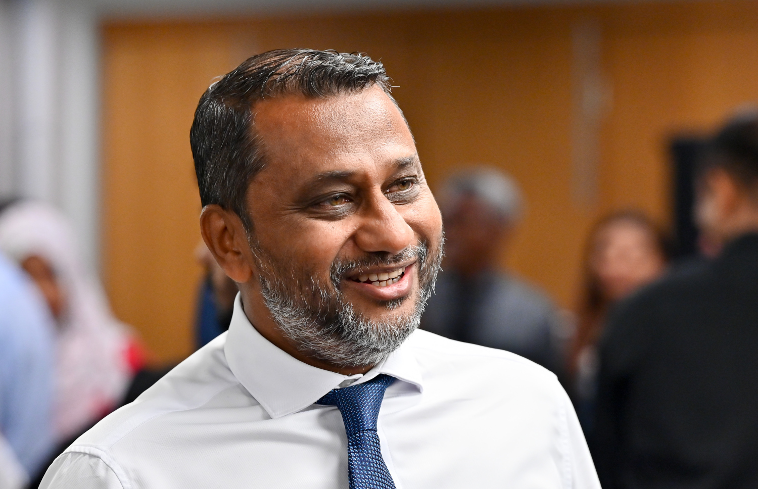 ޓޮބޭކޯ ކޮންޓްރޯލް ބޯޑުގެ މެމްބަރު އަދި އޭޑީކޭ ހޮސްޕިޓަލްގެ މެނޭޖިން ޑިރެކްޓަރު އަފްއާލް.-- ފޮޓޯ: ނިޝާން އަލީ/ މިހާރު