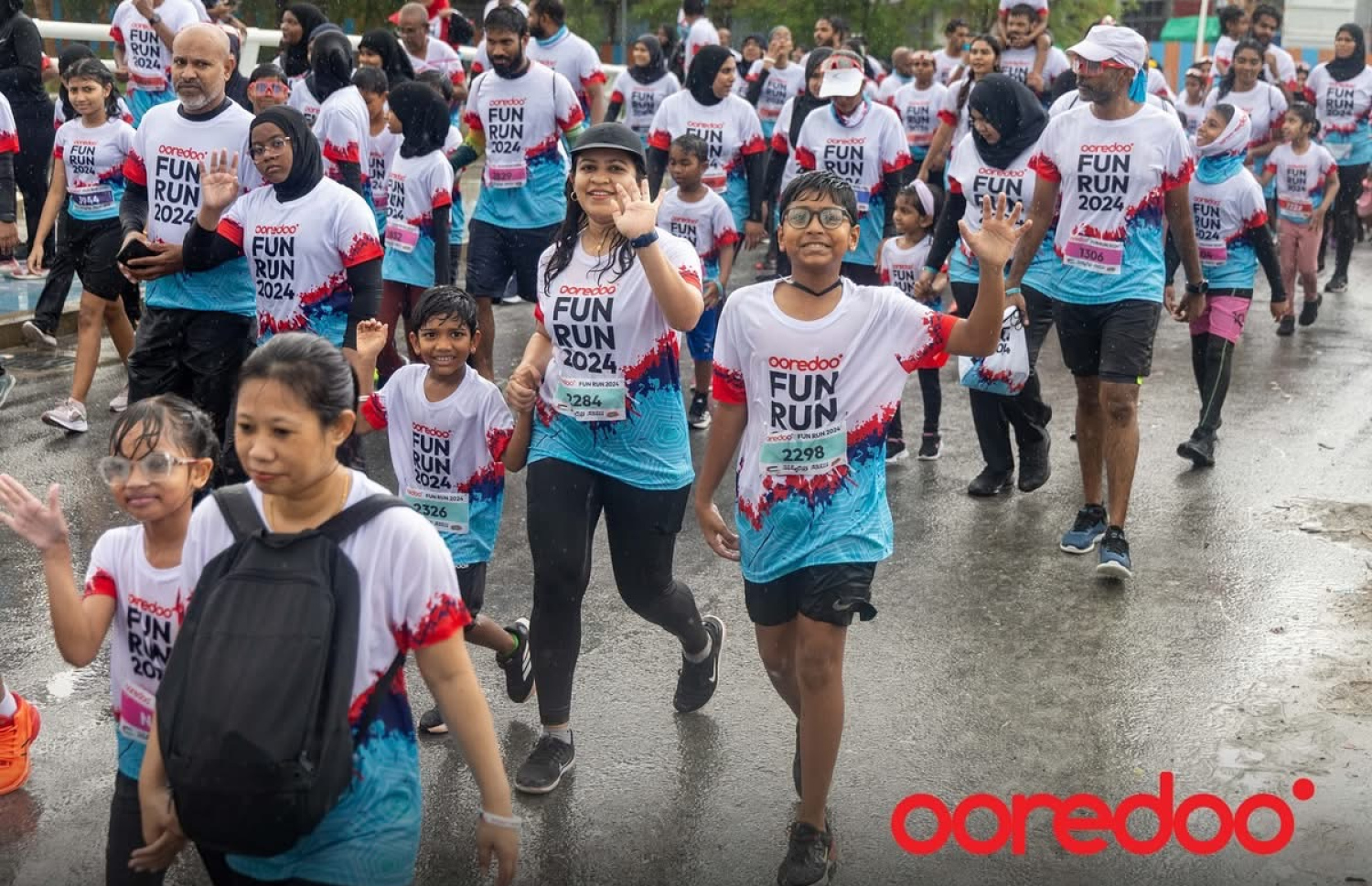 އުރީދޫން މި އަހަރު ބޭއްވި ފޯރިގަދަ ފަން ރަންގެ ތެރެއިން: އާންމުންގެ ބޮޑު ތަރުހީބެއް ލިބުނު މި އަހަރުގެ މި ހަރަކާތުގައި 6،000 ވުރެ ގިނަ މީހުން ބައިވެރިވި -- ފޮޓޯ/އުރީދޫ