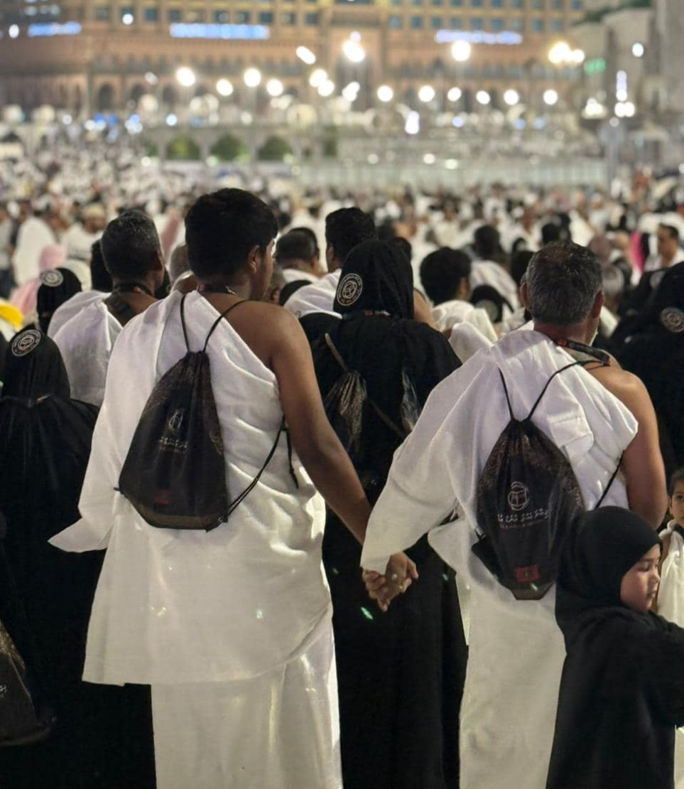 ދިވެހިން އުމްރާ އަޅުކަމުގައި -- ފޮޓޯ:ގިބްލަ ހައްޖު އެންޑް އުމްރާ