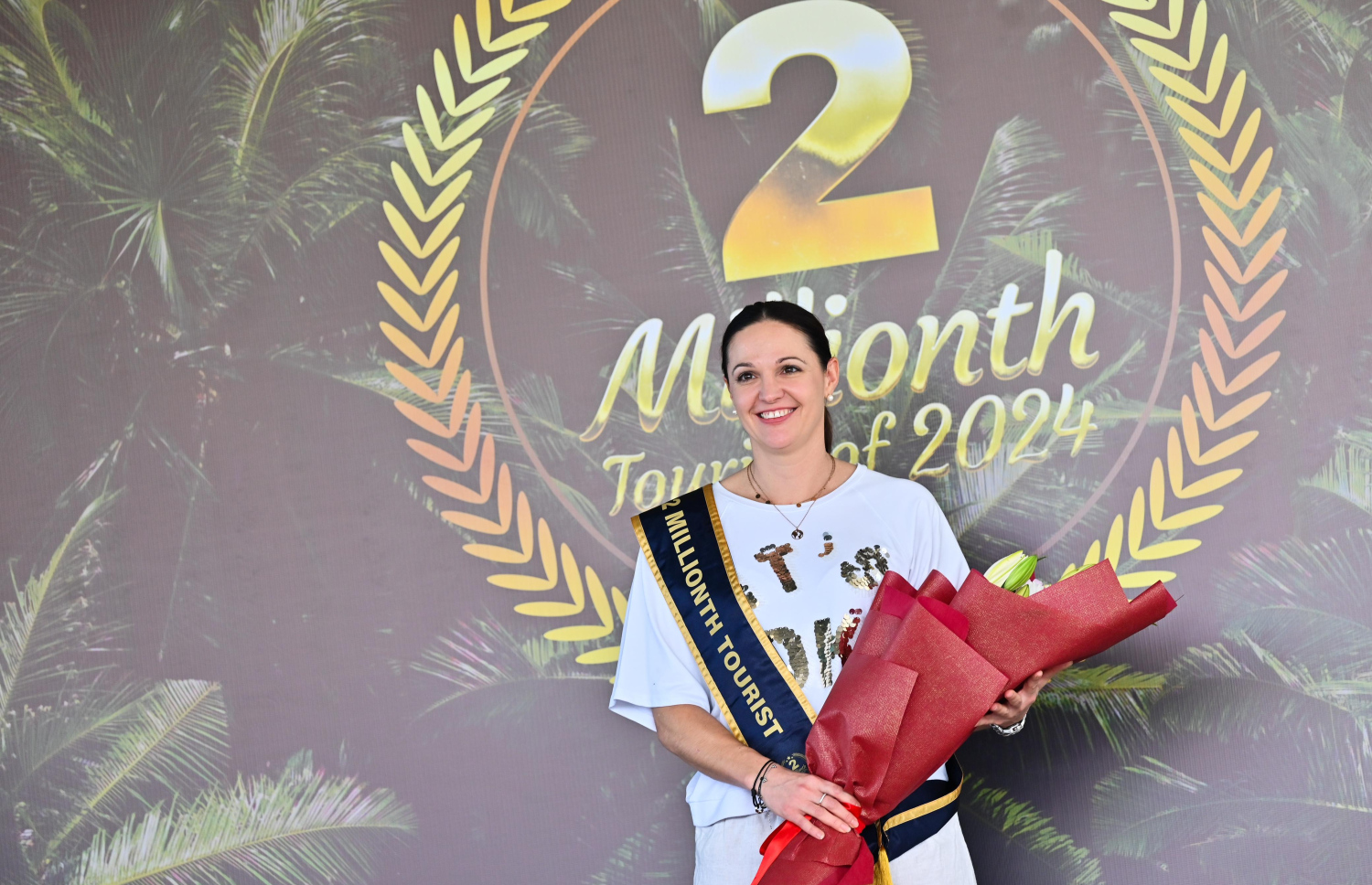 މި އަހަރު ރާއްޖެ އަށް އައި ދެ މިލިއަން ވަނަ ޓޫރިސްޓް - ފޮޓޯ: ނިޝާން އަލީ | މިހާރު