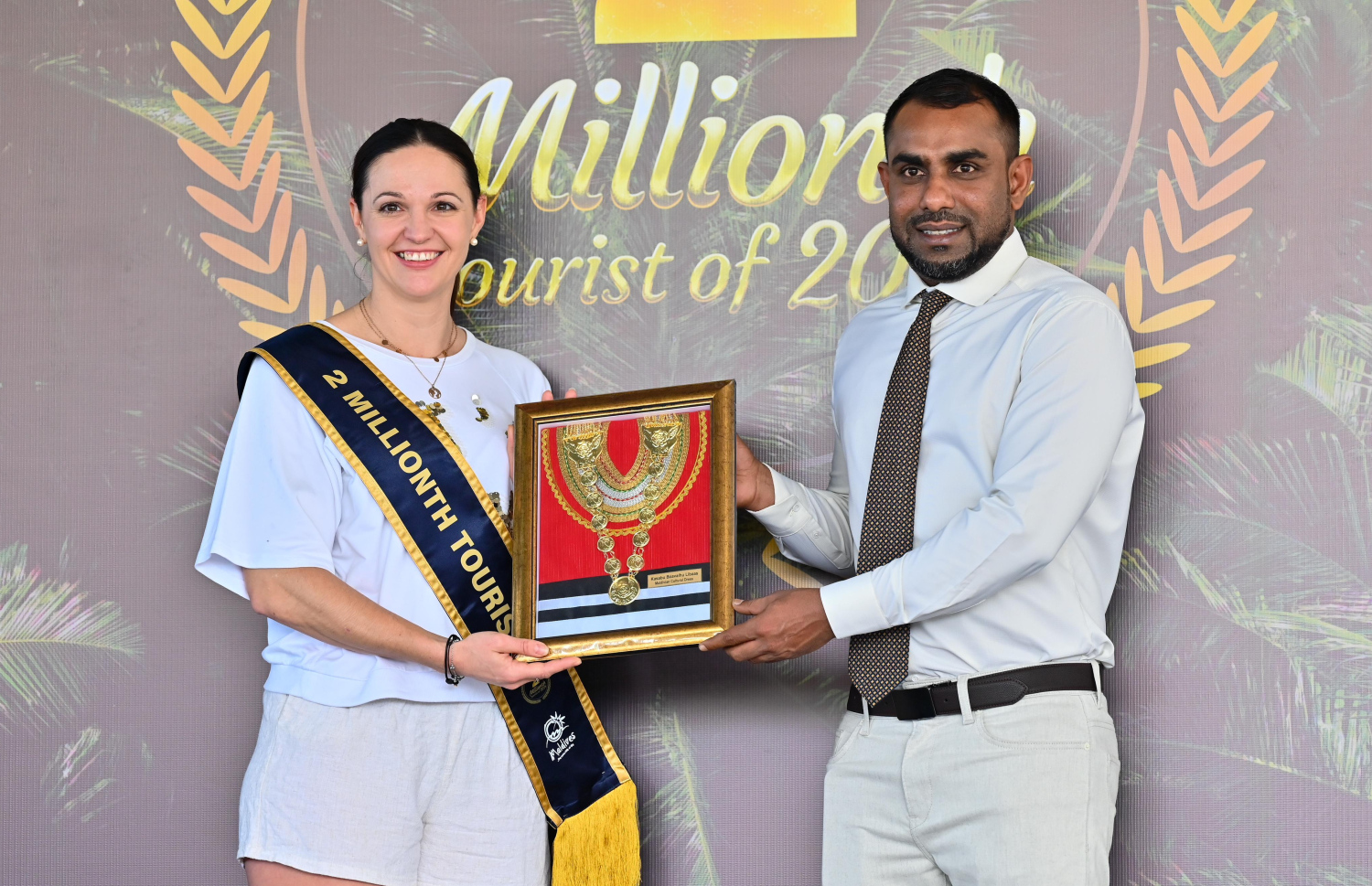 މި އަހަރު ރާއްޖެ އަށް އައި ދެ މިލިއަން ވަނަ ޓޫރިސްޓް - ފޮޓޯ: ނިޝާން އަލީ | މިހާރު