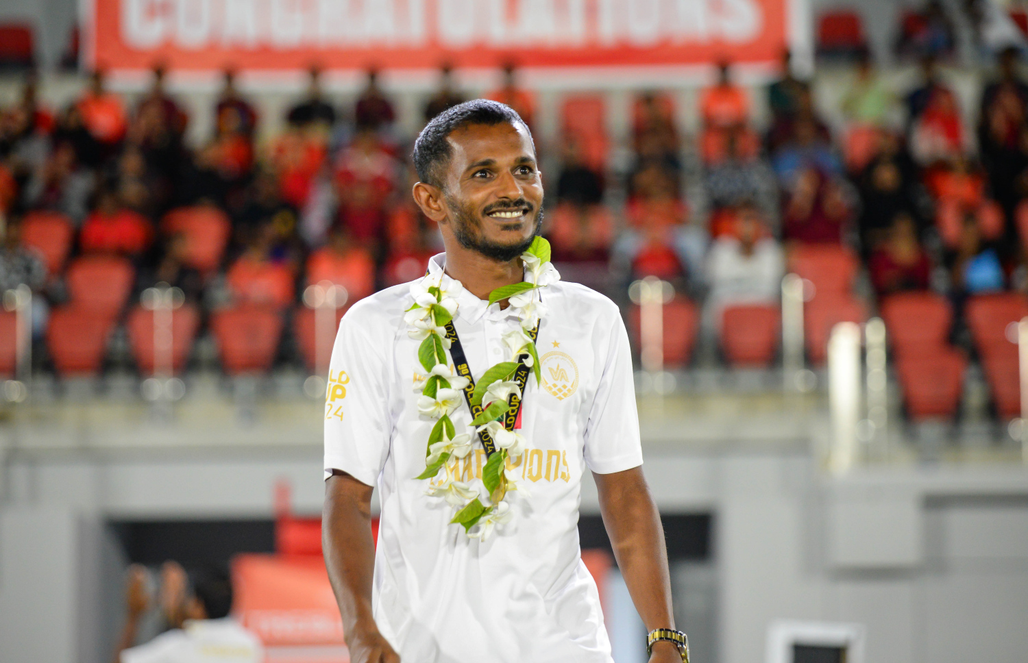 ނައިންޓީ ޕްލަސް ގޯލްޑް ކަޕް ކާމިޔާބުކުރި ބ. އޭދަފުށި ފުޓްބޯޅަ ޓީމުގައި ހިމެނުނު ގައުމީ ޓީމާއި މާޒިޔާގެ ފޯވާޑް އަލީ ފާސިރު (ސެންޓޭ)، އޭނާ ވަނީ ފައިނަލް މެޗުގައި ގޯލު ޖަހައިފަ.--- ފޮޓޯ: އަހުމަދު ޔާނިއު