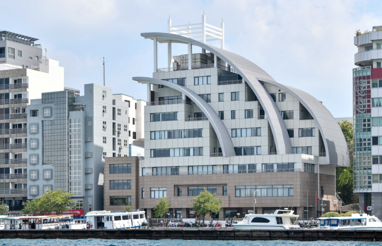 Bangladesh ge inthihaabah on-arrival visa medhukandaalaathee, dhivehin ves visa nagan edhijje