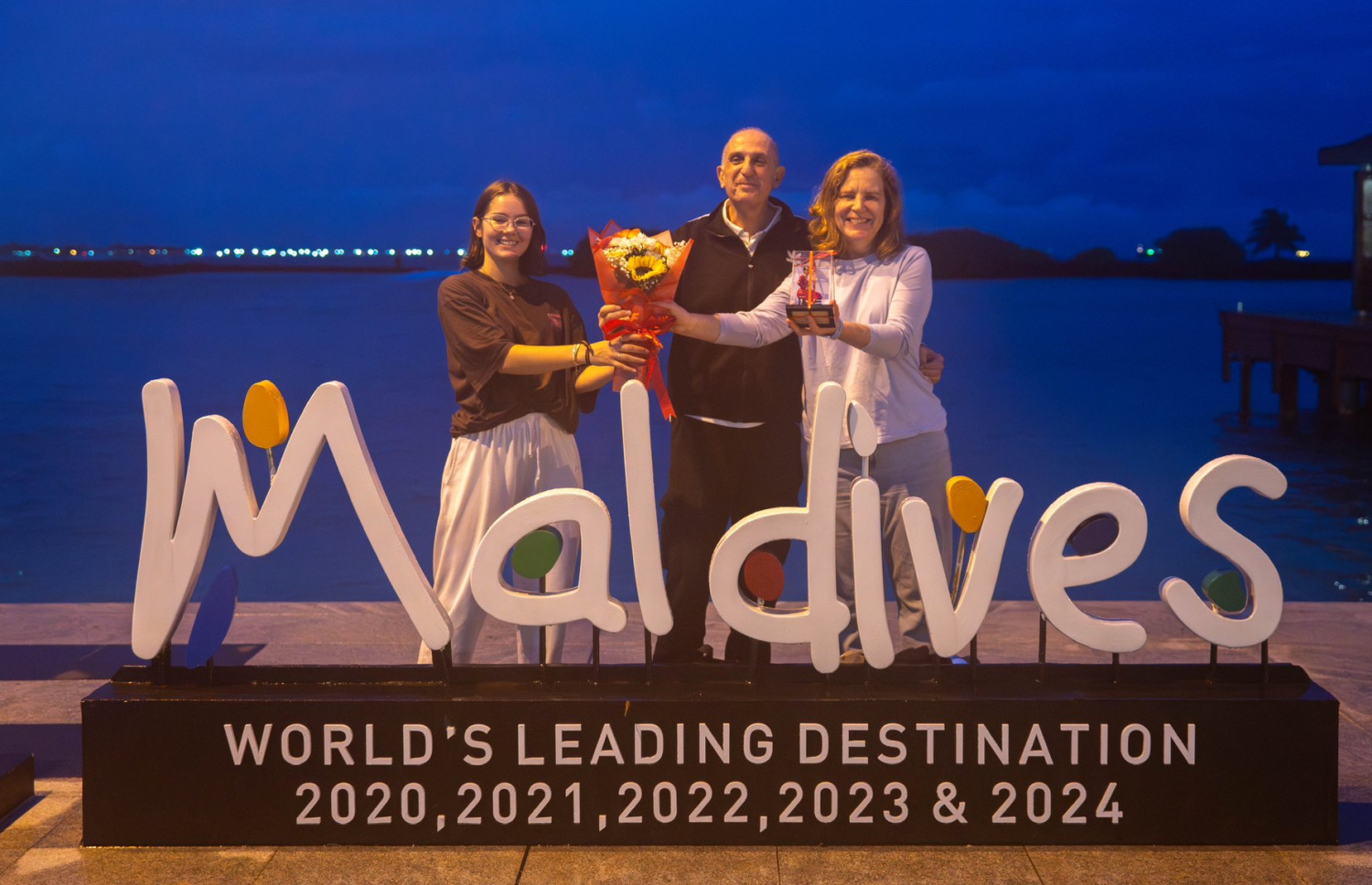 ލުއިސްގެ އާއިލާއަށް މަރުހަބާ ކިޔުން.