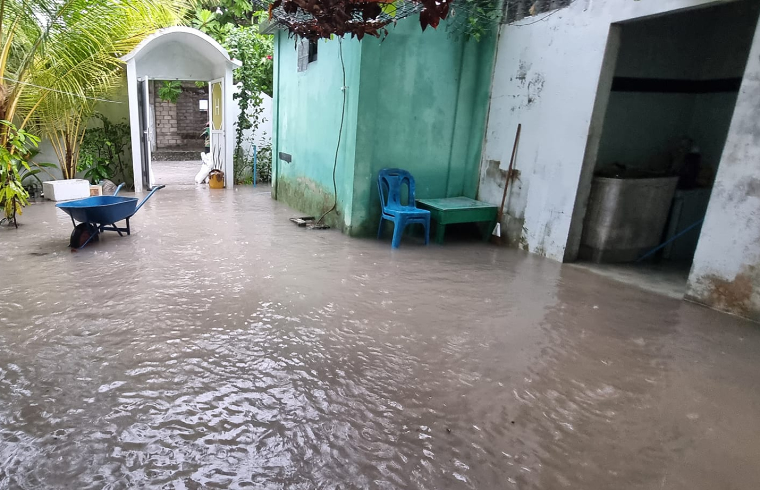 ނިލަންދުއަށް މިއަދު ހެނދުނު ބޯކޮށް ވާރޭވެހި ފެންބޮޑުވެފައި. -- ފޭސްބުކް ފޮޓޯ | އަހުމަދު ސައީދު