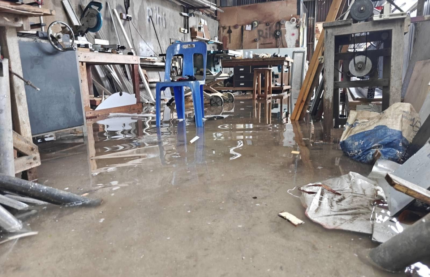 ފ. ނިލަންދޫގެ ވަޑާންގެއެއްގައި ފެންބޮޑުވެފައި.