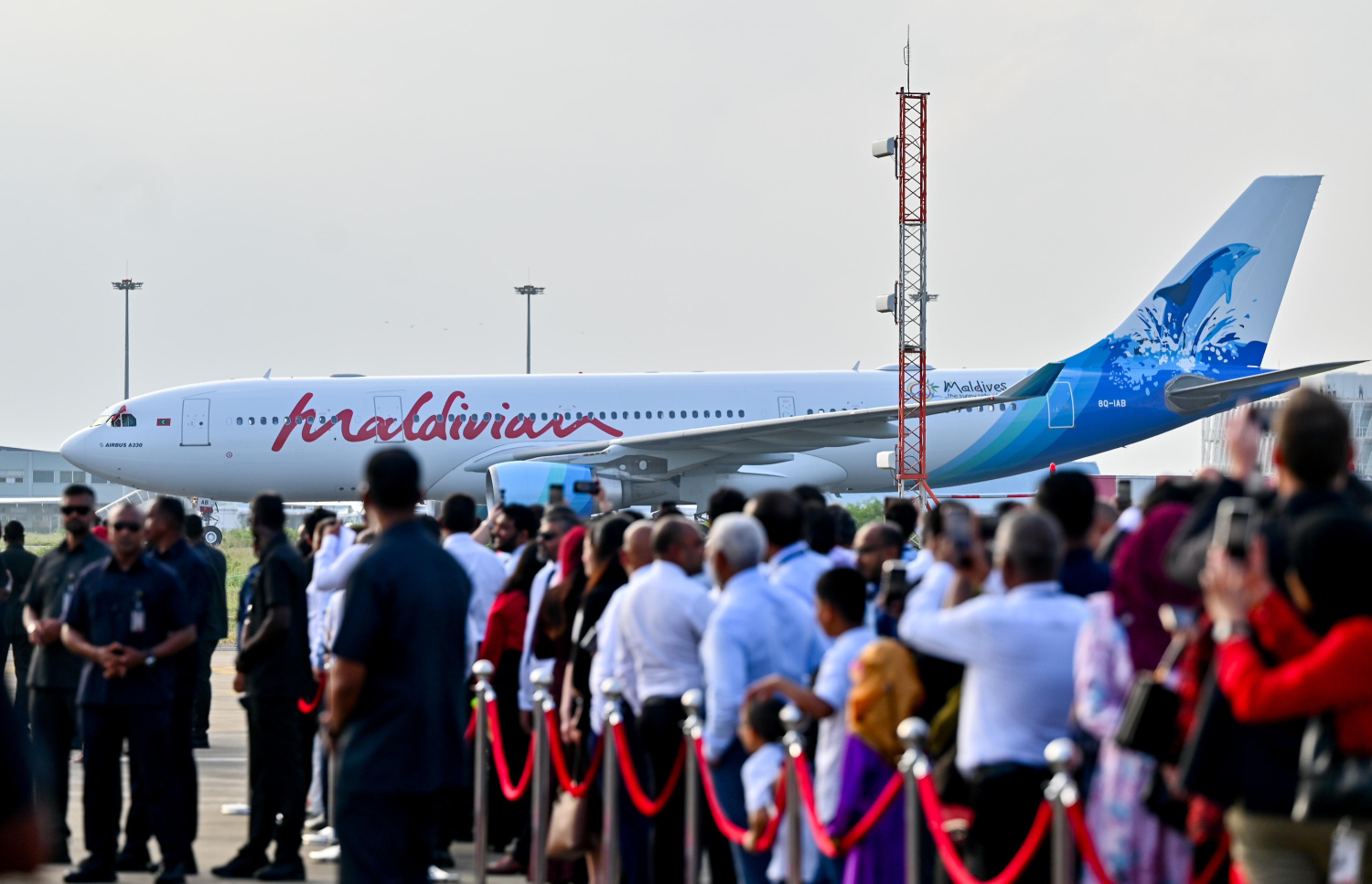 އެއާބަސް އޭ330 މަރުކާގެ ބޯޓު ރަންވޭގައި ޖައްސާފައި. އެބޯޓުން 260 މީހުން އުފުލޭނެ -- ފޮޓޯ: ނިޝާން އަލީ / މިހާރު