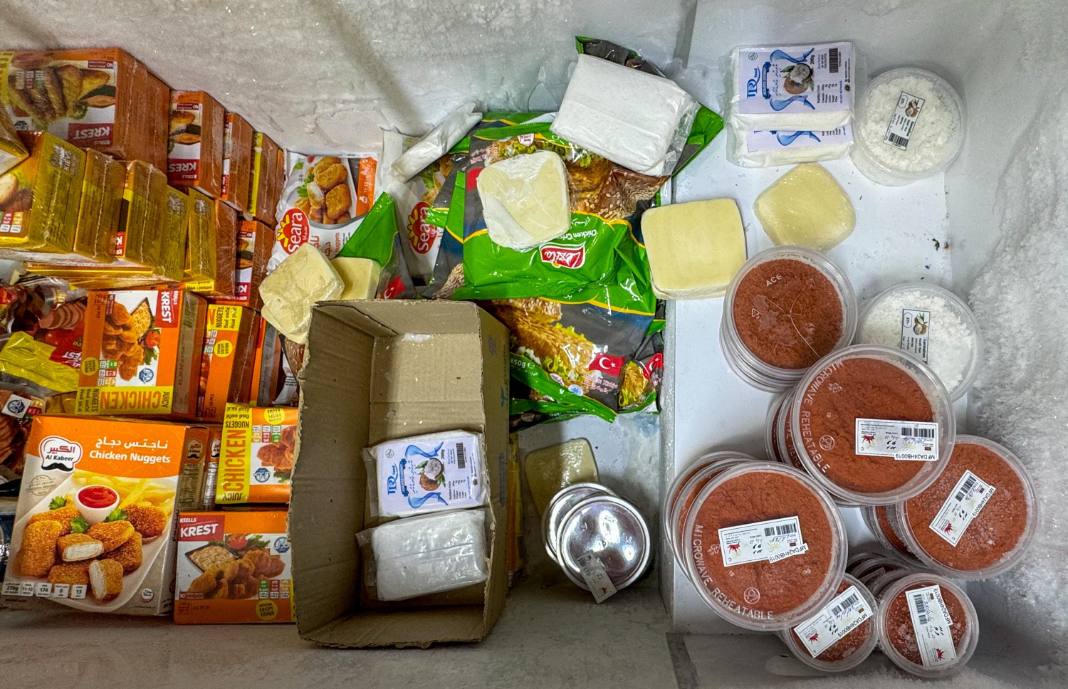 ފިހާރައެއްގެ ފްރީޒާ --- ފޮޓޯ: ނިޝާން އަލީ/ މިހާރު