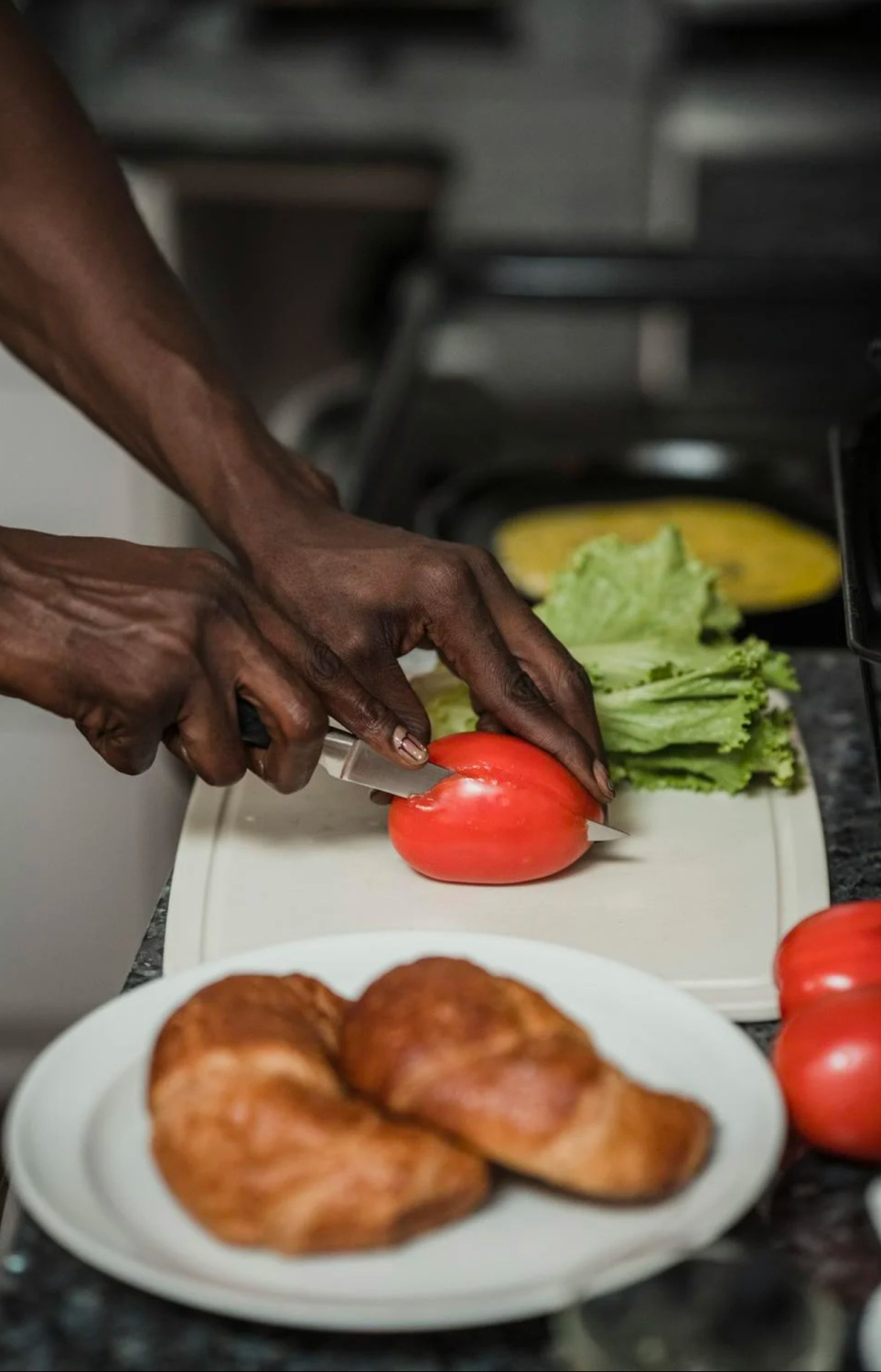 ތަރުކާރީ ކޮށަނީ، ކައްކައިގެން ބޭނުންކުރާ ކާބޯތަކެއްޗާއި އެ ނޫން ތަކެއްޗަށް ވަކި ވަކި ކަޓިން ބޯޑު ބޭނުންކުރަން ޖެހޭ--