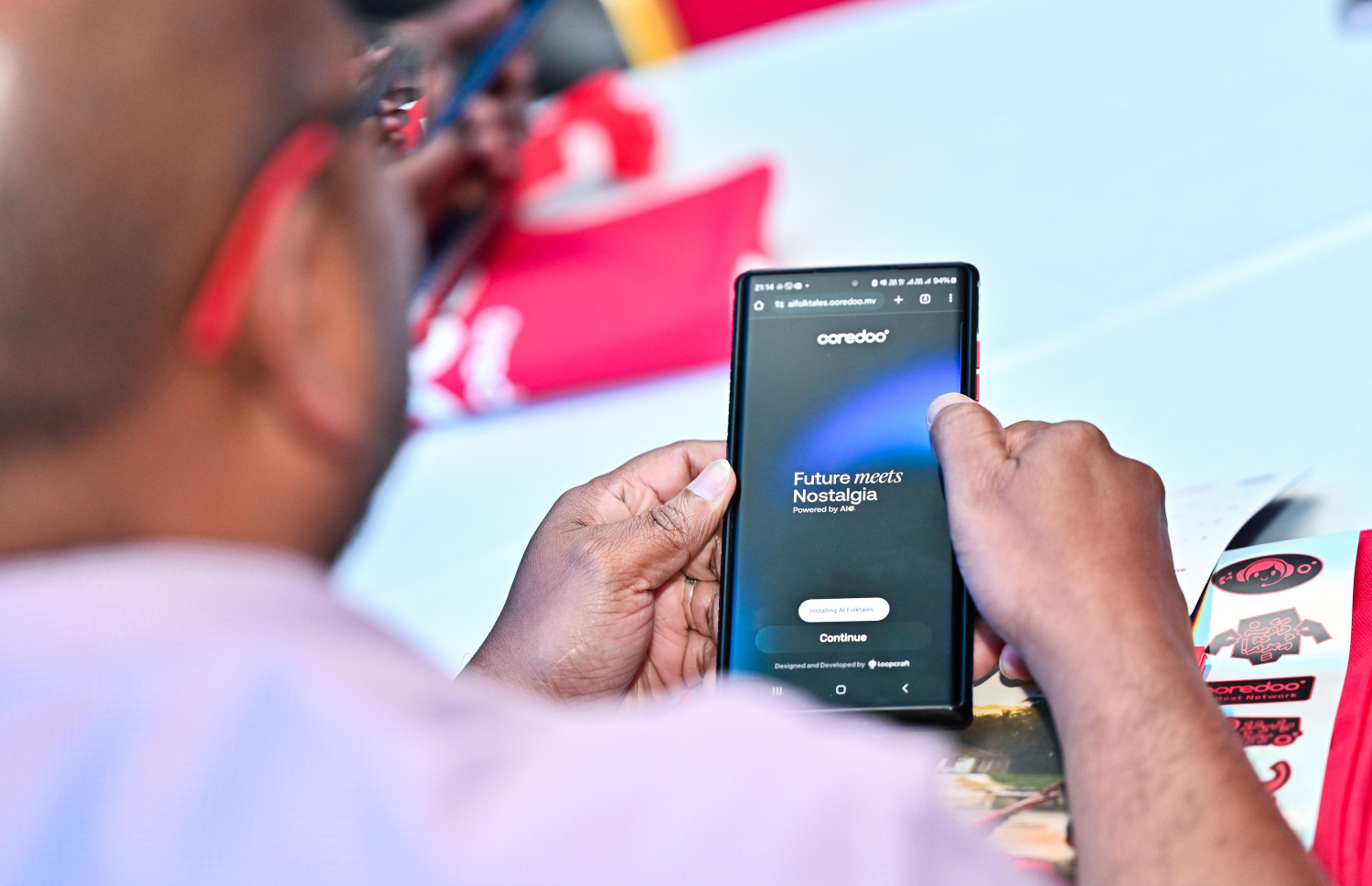 މި ކަލަންޑަރުގައި ހިމަނާފައިވާ ކިއުއާރު ކޯޑު ސްކޭންކޮށްގެން ކެރެކްޓާތަކާ ޗެޓުކުރެވޭނެ.-- ފޮޓޯ: ފަޔާޒް މޫސާ | މިހާރު