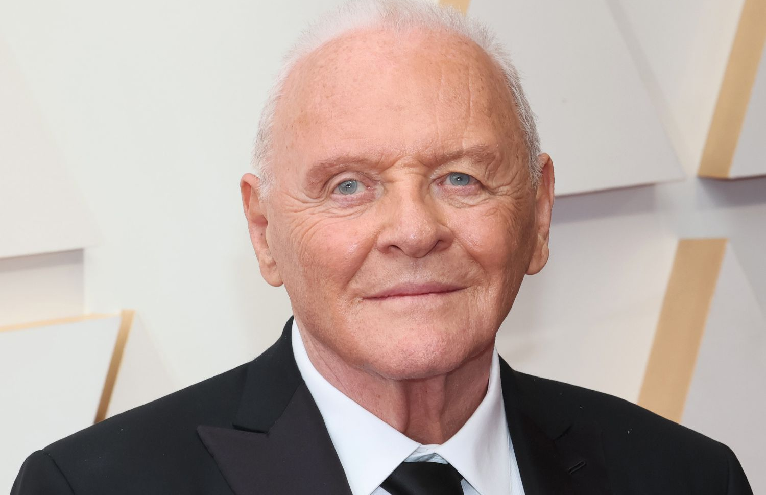 އެމެރިކާގެ އެކްޓަރު އެންތޮނީ ހޮޕްކިންސް.