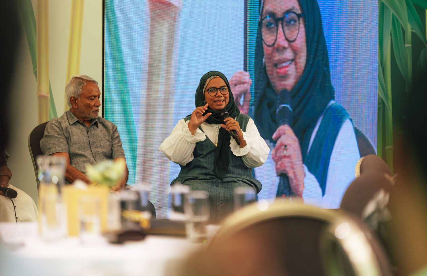 އެޓްމޮސްޕިއާ ފައުންޑޭޝަނުގެ އަހަރީ ދުވަހު ބޭއްވި ހާއްސަ ރަސްމިއްޔާތުގައި އެ ފައުުންޑޭޝަނުގެ މަސައްކަތްތަކާ ގުޅޭ މައުލޫމާތު ހިއްސާކުރަނީ.