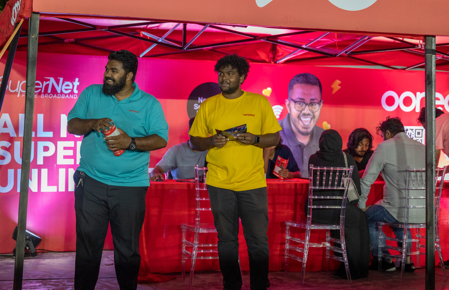 ގޯލްޑަން ފުޓްސަލް މެޗު ކުރިއަށް ދާ ދަނޑުގައި ޖަހާފައި ހުރި އުރީދޫގެ ޓެންޓު.