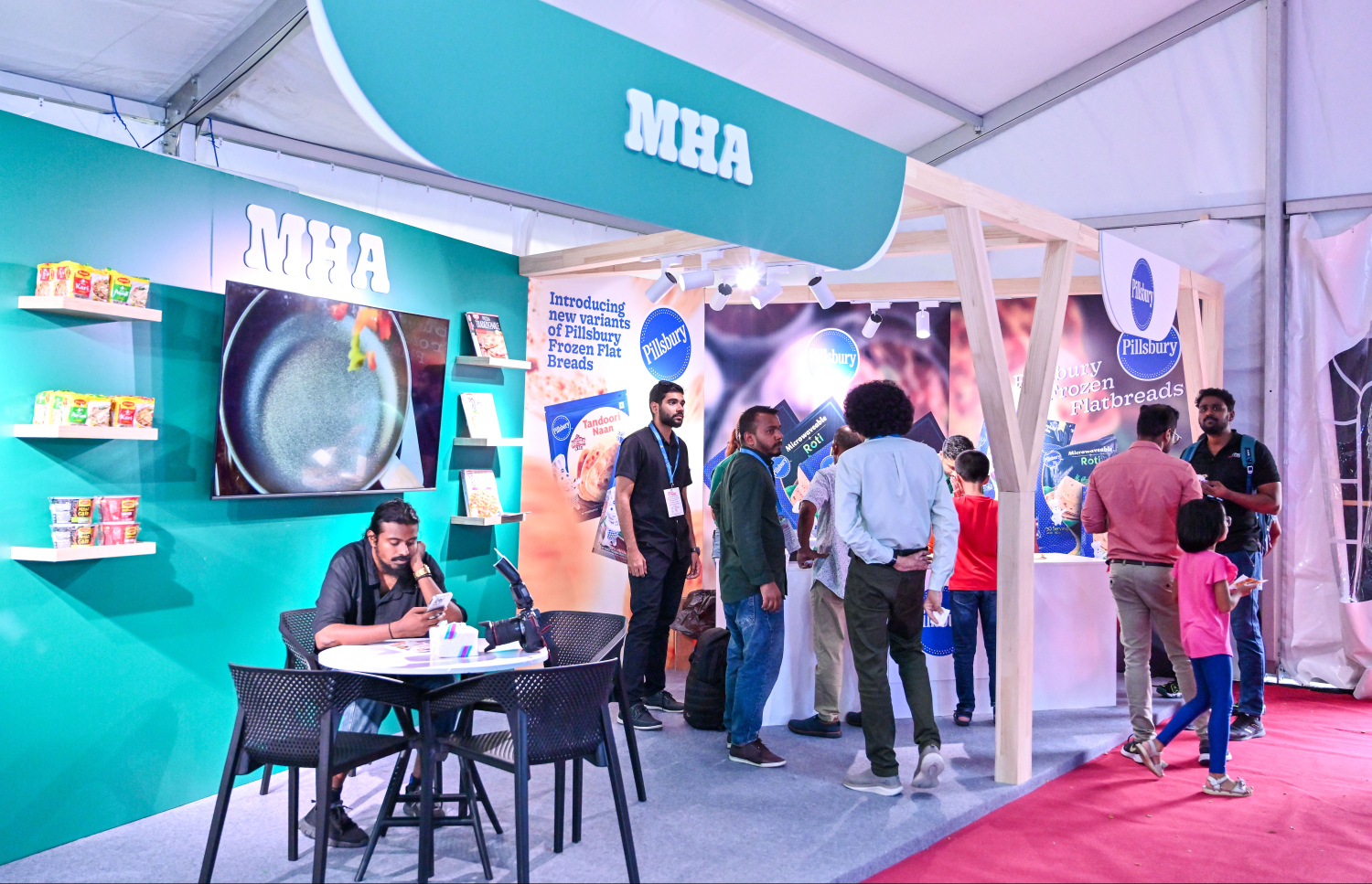 އެފްއެންޑްބީ ޝޯގައި ހުރި އެމްއެޗްއޭގެ ސްޓޯލް. -- ފޮޓޯ: ފަޔާޒް މޫސާ | މިހާރު